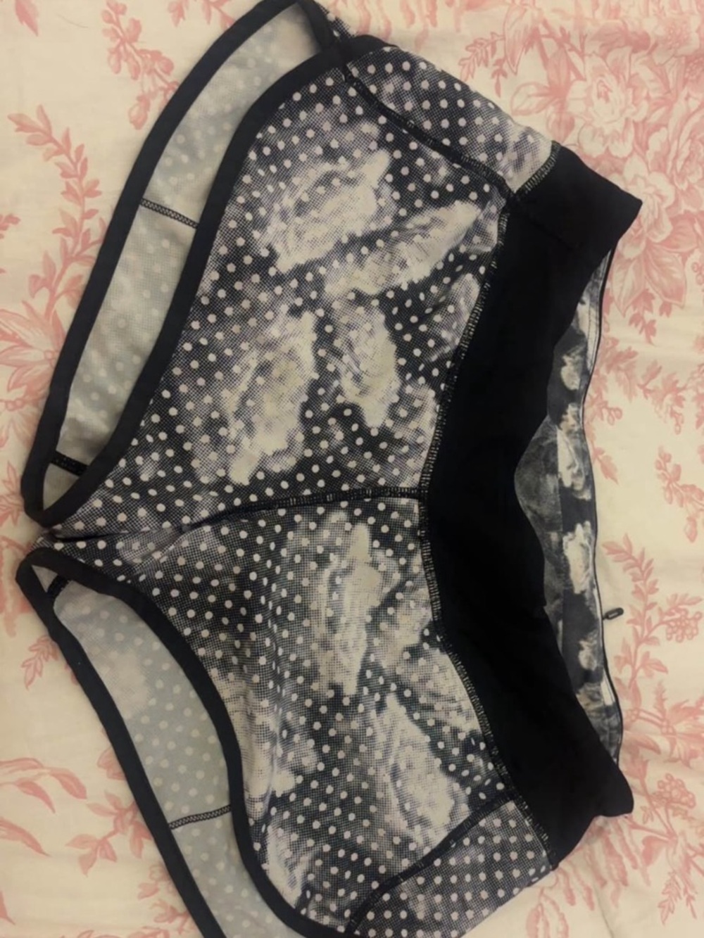 Lululemon RARE speed ups! Size 8